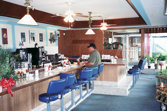 Howard Johnsons Restaurant - Monroe - 1440 N Dixie Hwy 2 - From Highway Host Dot Org (newer photo)